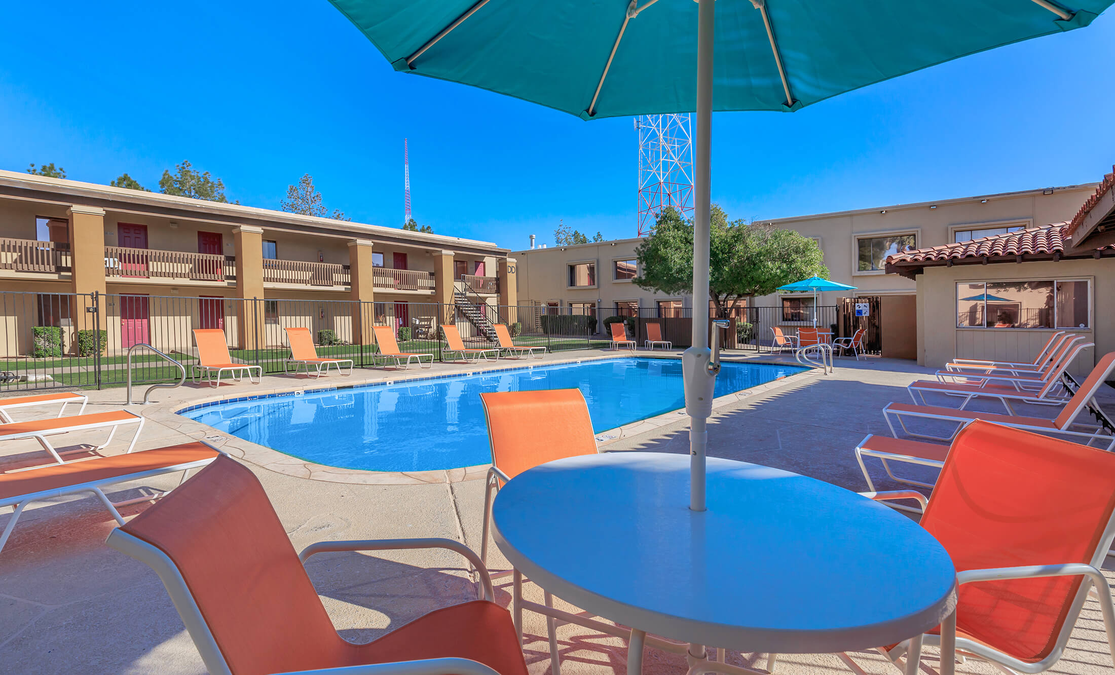 Whispering Pines Apartments in Phoenix, AZ